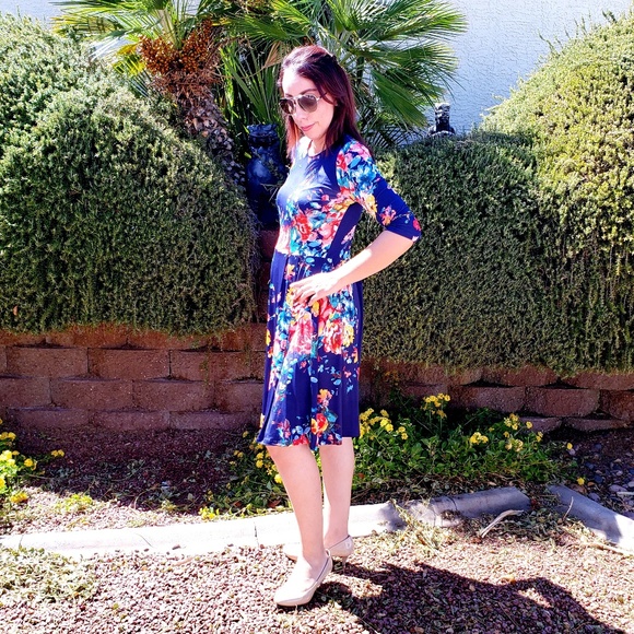 NAVY FLORAL MID DRESS - Picture 2 of 3